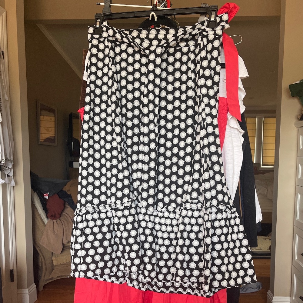 ELOQUII Black Skirt with embroidered white daisies